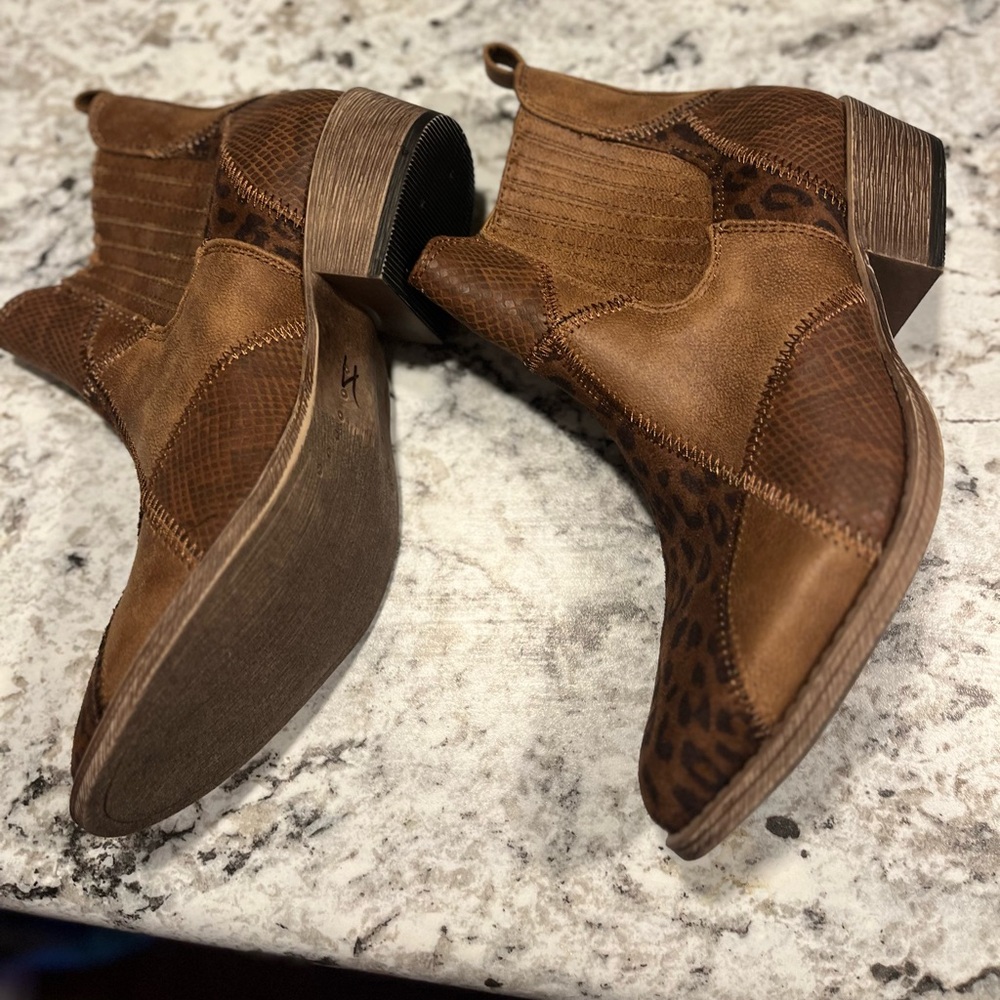 Very G Brown Ankle Boots New Without Box